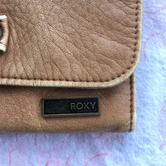 Distressed Roxy wallet - Picture 3 of 4